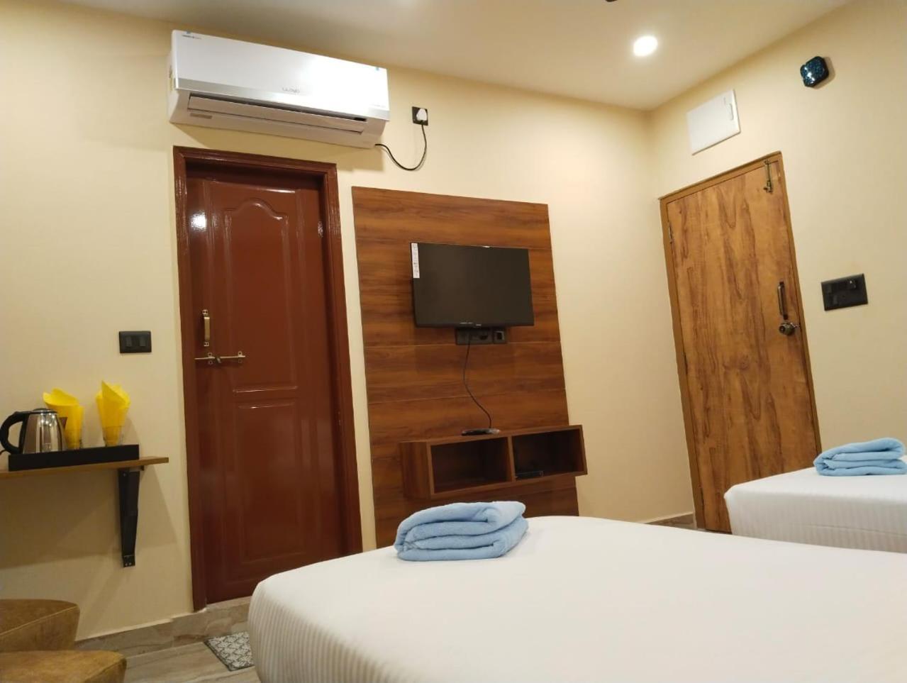 Hotel Windsor Plaza Haïdarabad Extérieur photo